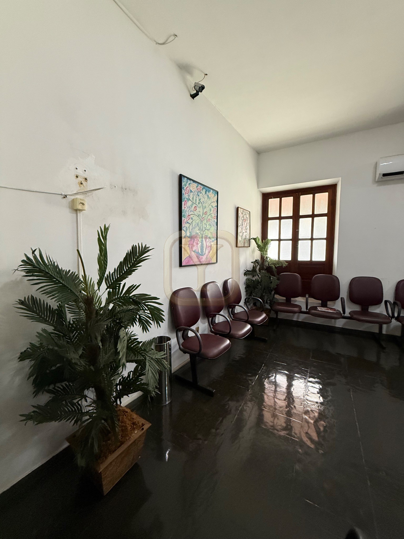 Oportunidade única: Casa comercial à venda no Centro-norte de Cuiabá-MT com 23 quartos e 23 suít