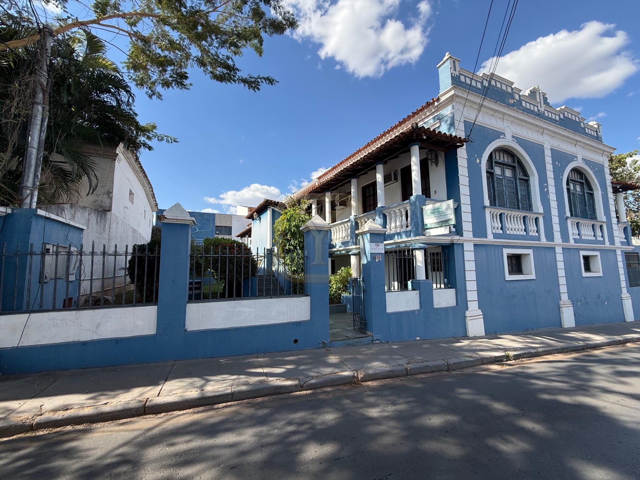 Oportunidade única: Casa comercial à venda no Centro-norte de Cuiabá-MT com 23 quartos e 23 suít