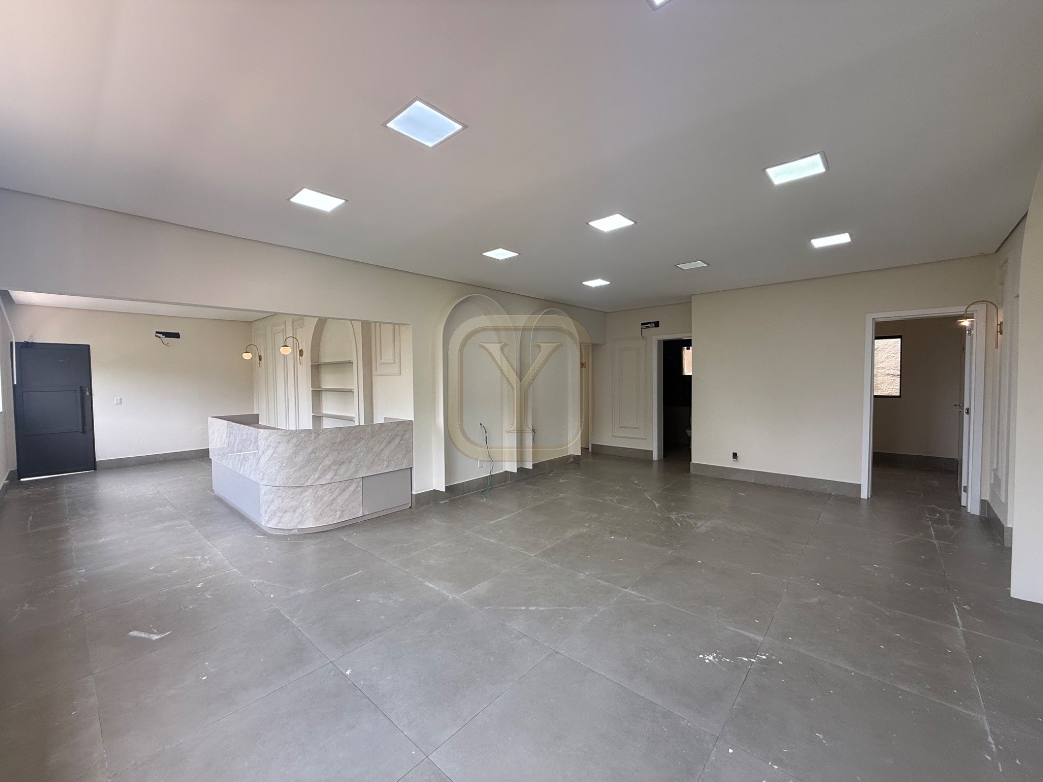 Salão Comercial para Locação e Venda | 535 m² - 10 Salas -12 Vagas
