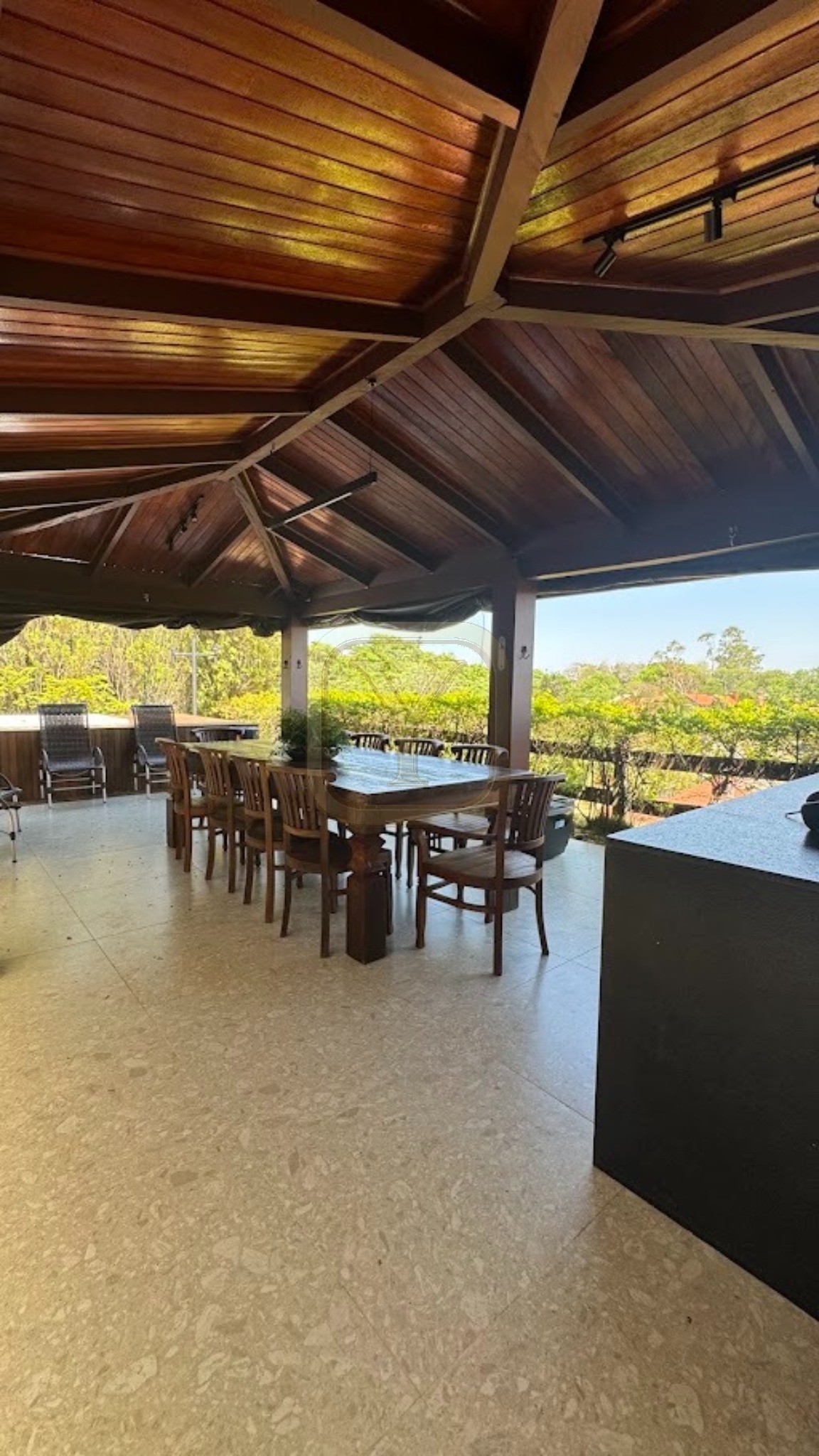 Casa à Venda no Condomínio Serras Azuis em Chapada dos Guimarães | 4 Quartos, 2 Suítes, Jacuzzi 