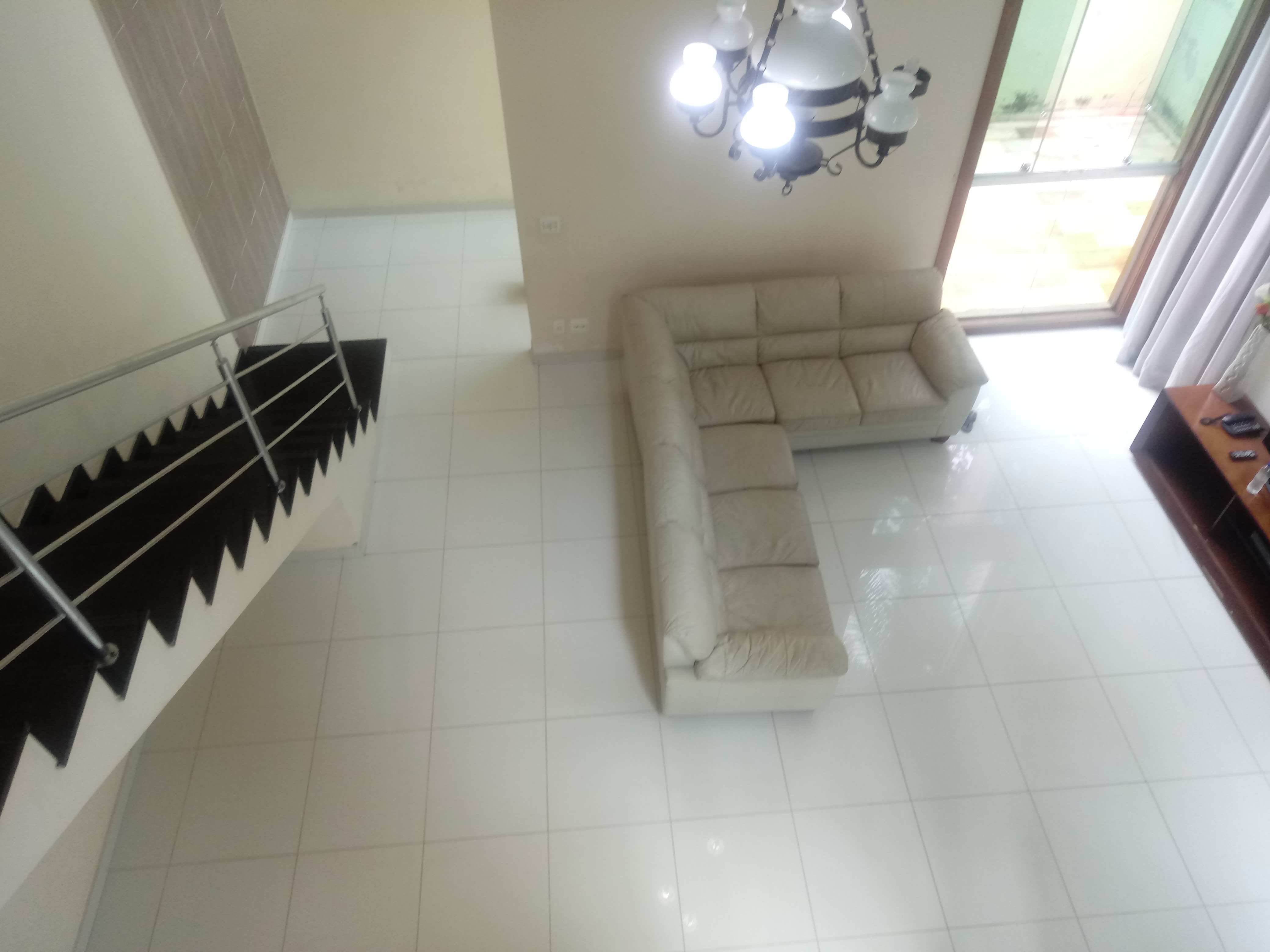 Casa em condomínio fechado, em meio a Parque Ecológico privado. Segurança 24h