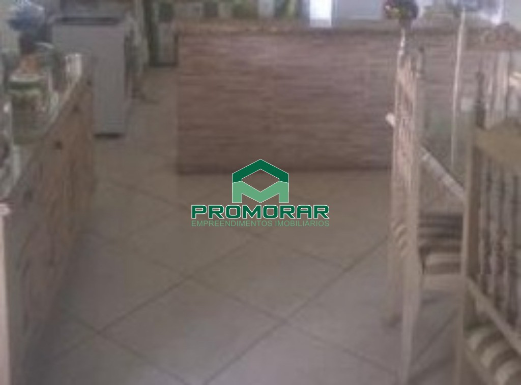 Casa à venda no Jardim Pérola, com 3 quartos, suíte e quintal, 3 vagas, em Contagem, MG