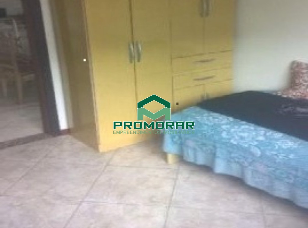 Casa à venda no Jardim Pérola, com 3 quartos, suíte e quintal, 3 vagas, em Contagem, MG