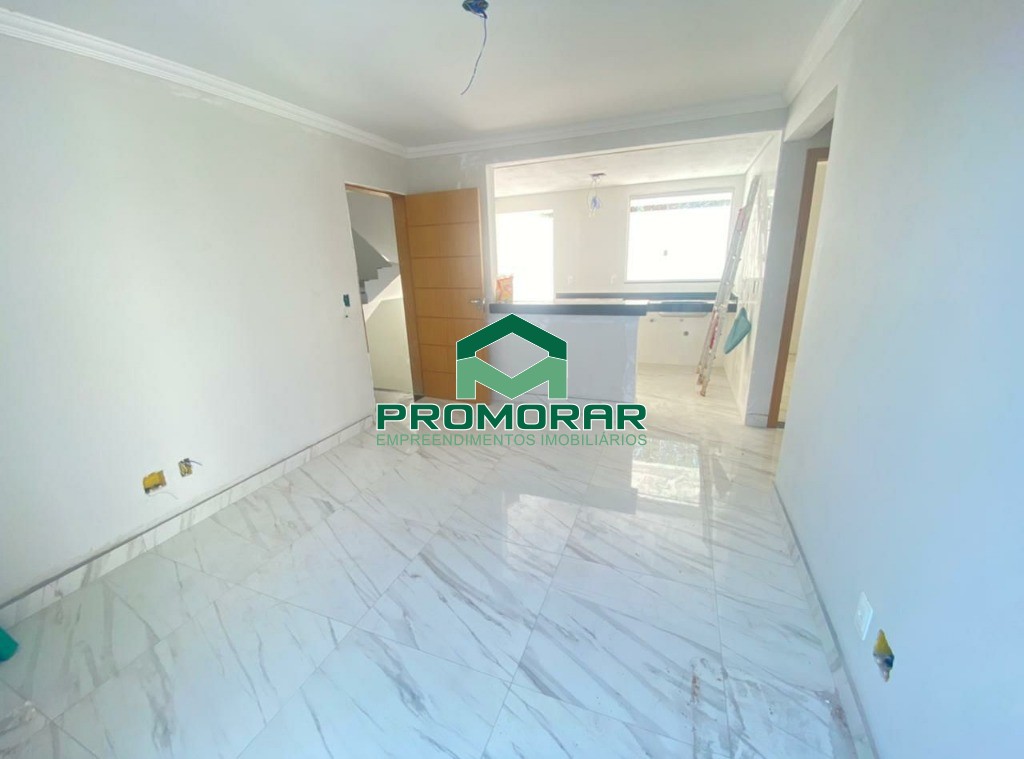 Apartamento à venda com 2 quartos no bairro Piratininga divisa com Letícia, Belo Horizonte, MG.