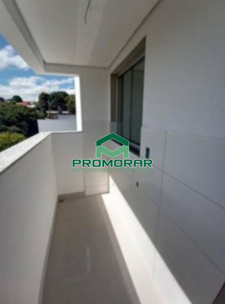 Cobertura duplex à venda com 3 quartos sendo 1 suíte no bairro Piratininga divisa com Letícia, Belo Horizonte, MG.