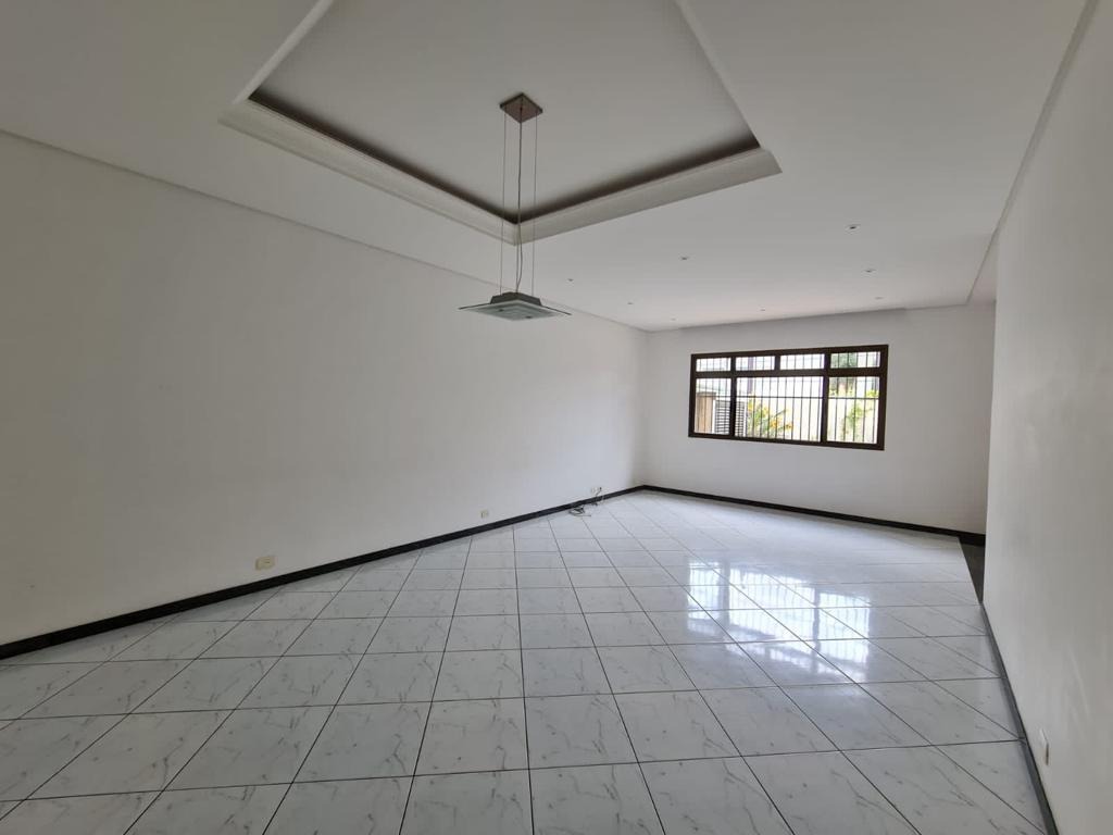 Casa, 3 quartos, 210 m² - Foto 1