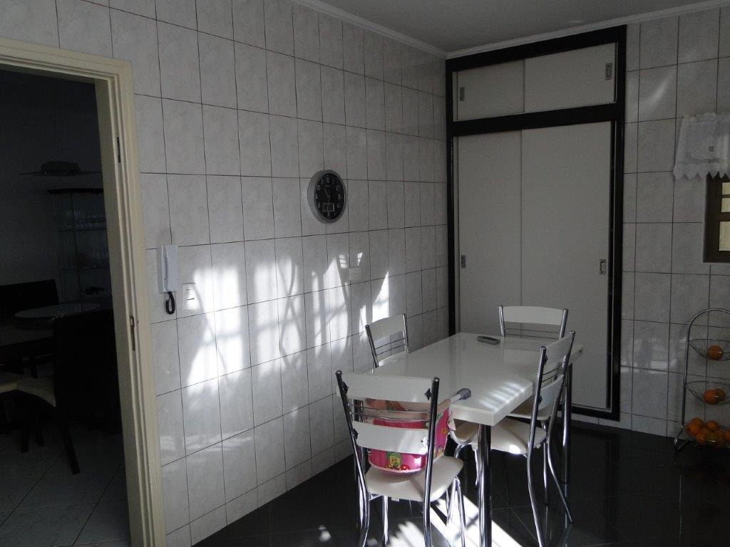 Casa, 3 quartos, 210 m² - Foto 3