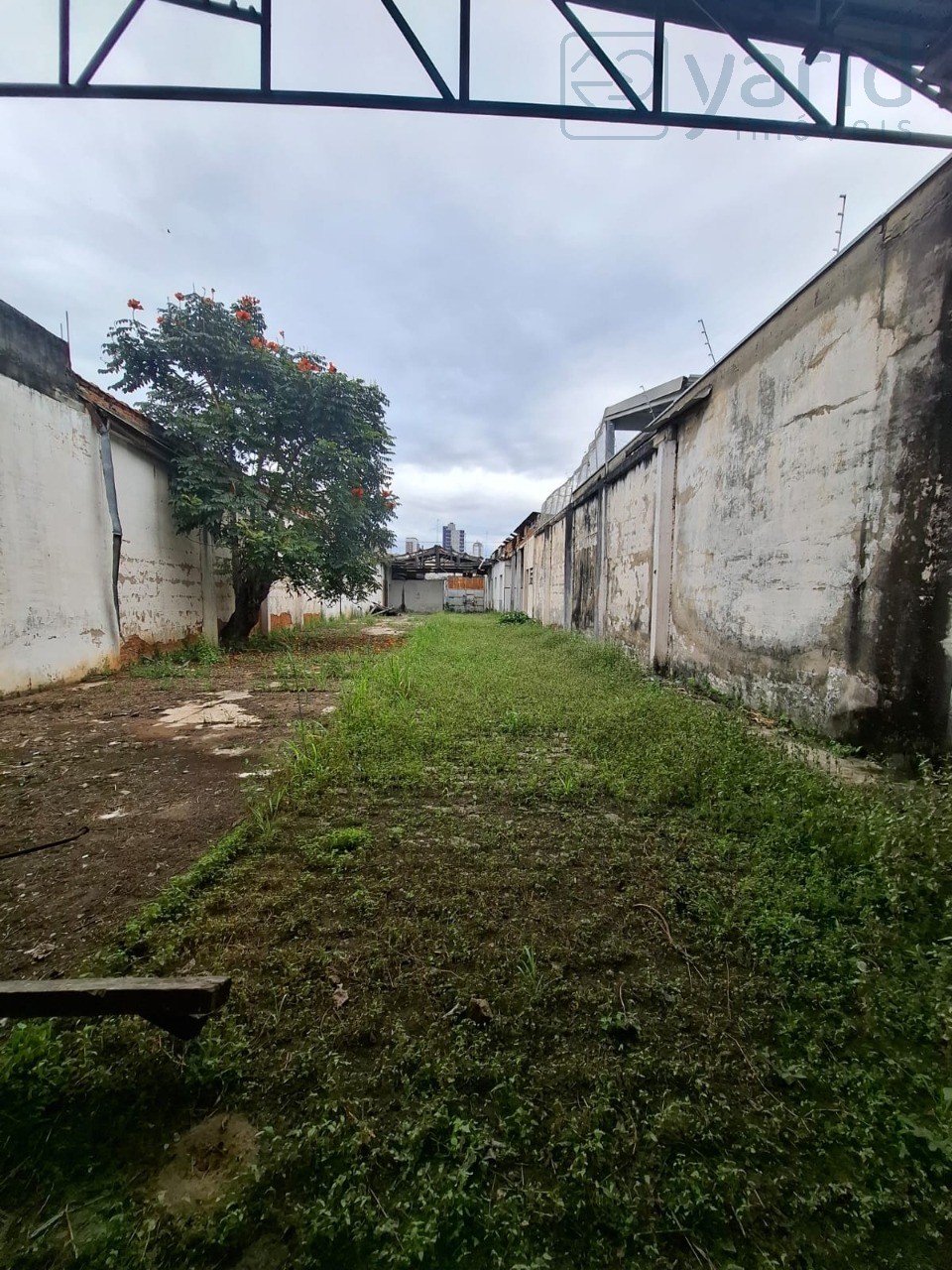Loteamento e Condomínio, 1011 m² - Foto 1