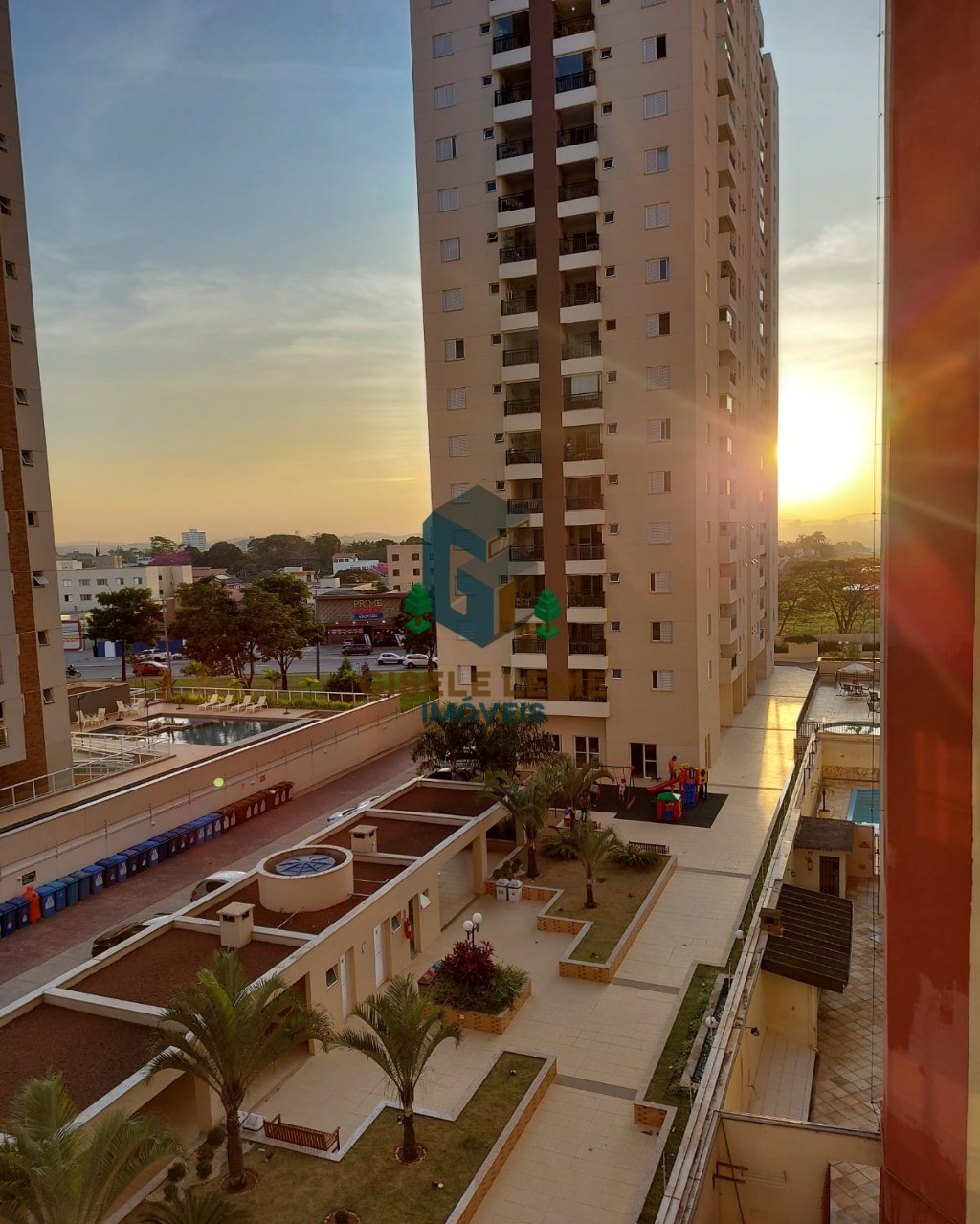 Apartamento à venda com 2 quartos, 63m² - Foto 2