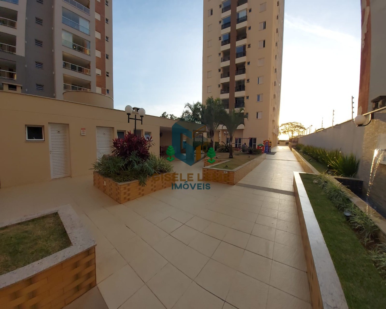 Apartamento à venda com 2 quartos, 63m² - Foto 4