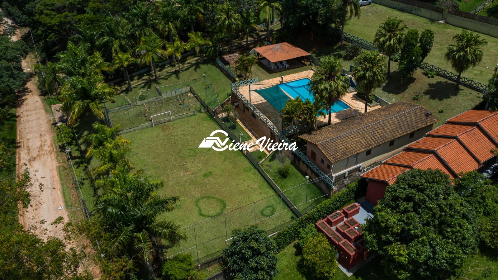 Chácara, 8 quartos, 5000 m² - Foto 1