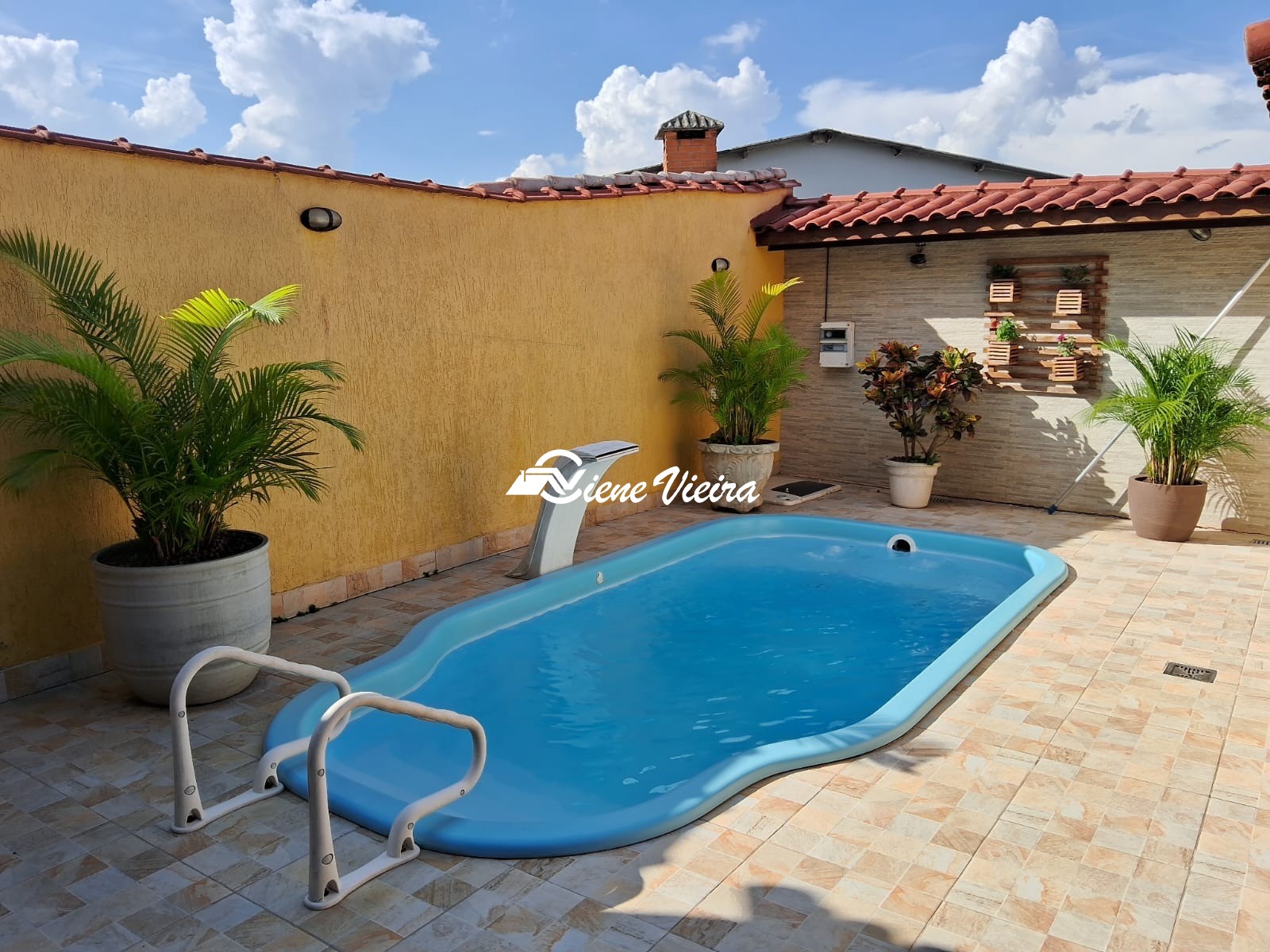 Casa, 7 quartos, 255 m² - Foto 1