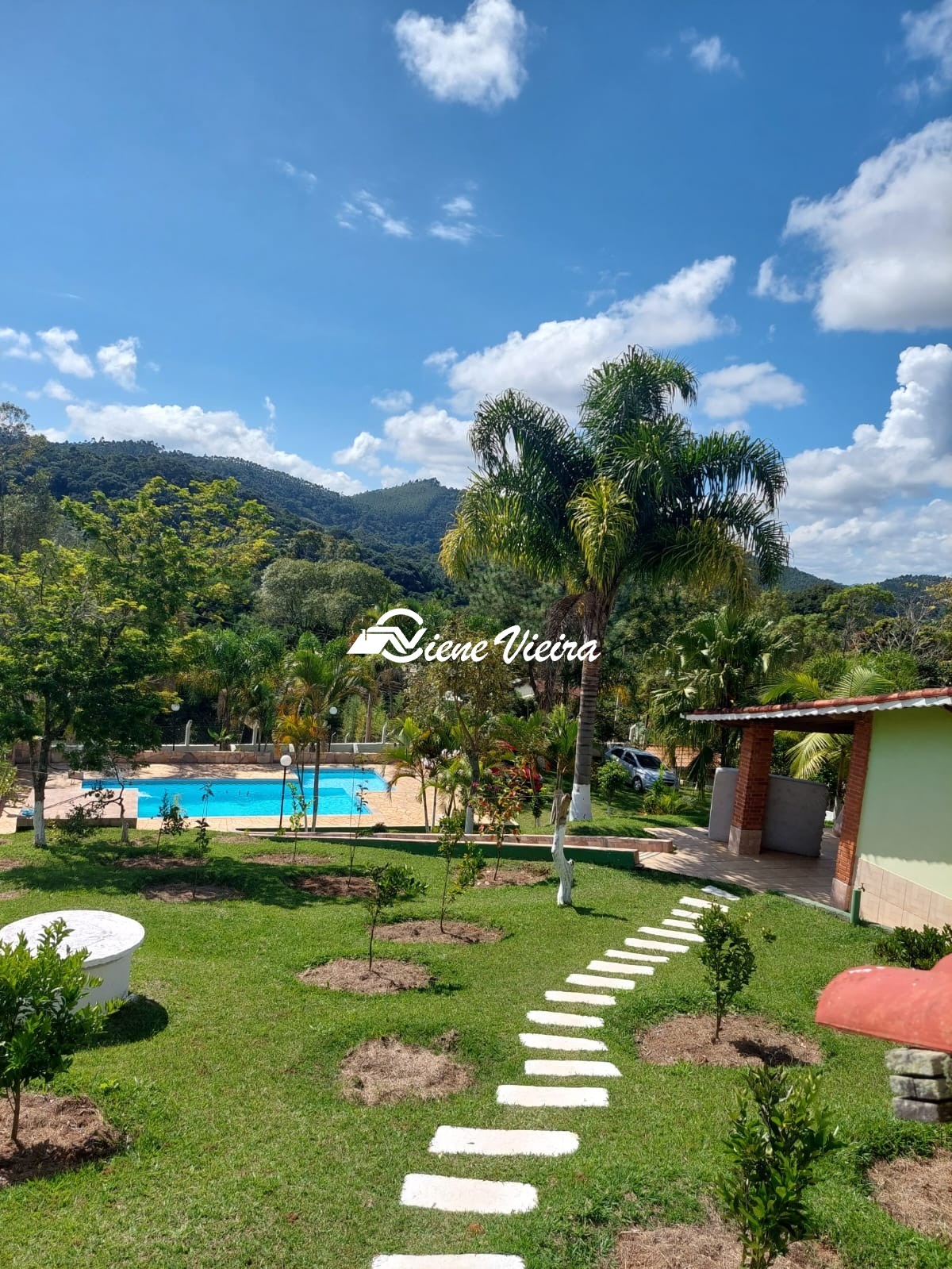 Chácara, 3 quartos, 2040 m² - Foto 1