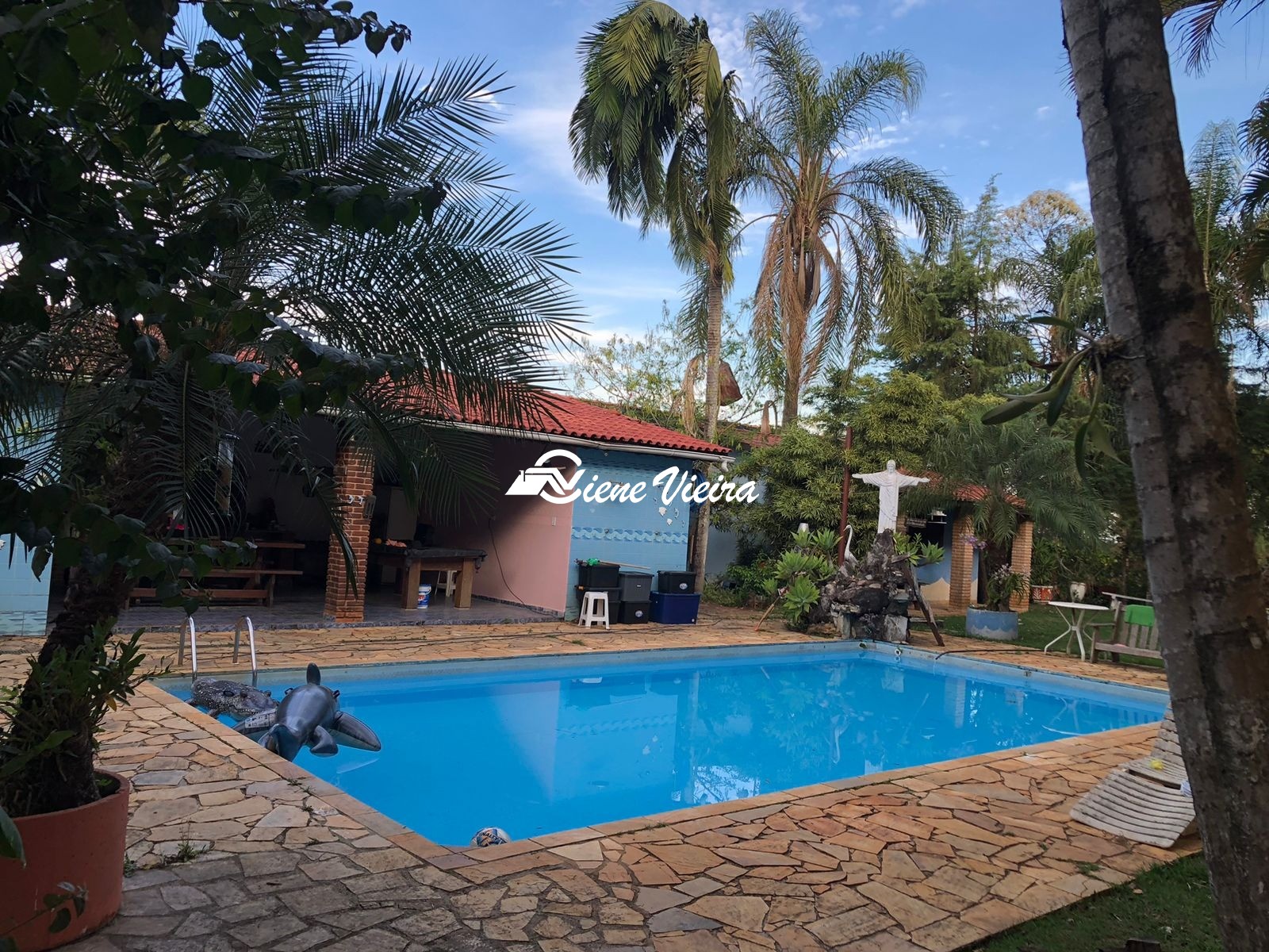 Chácara, 4 quartos, 2220 m² - Foto 1