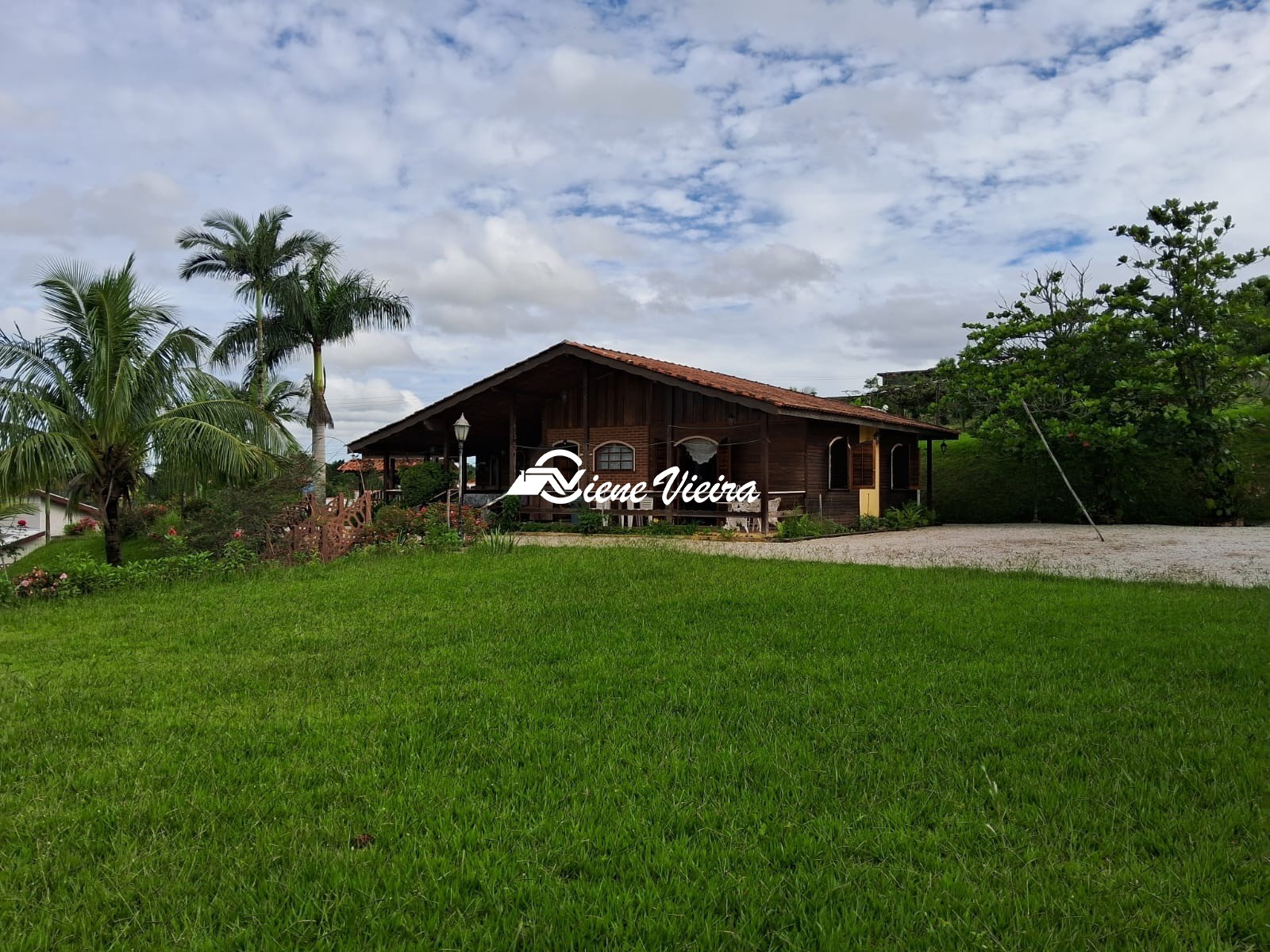 Chácara, 3 quartos, 2040 m² - Foto 2