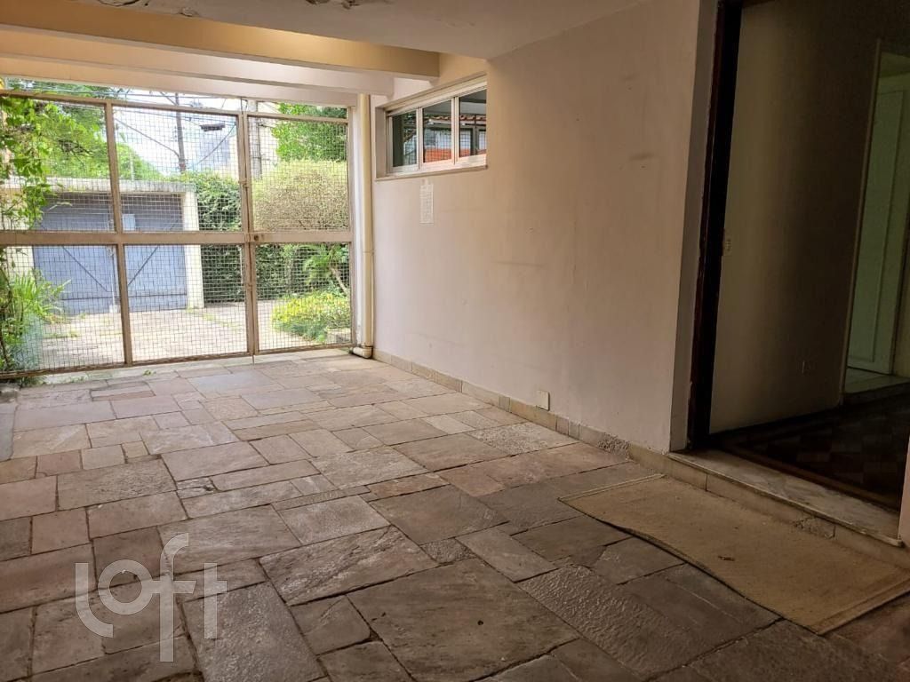 Casa à venda com 5 quartos, 250m² - Foto 2