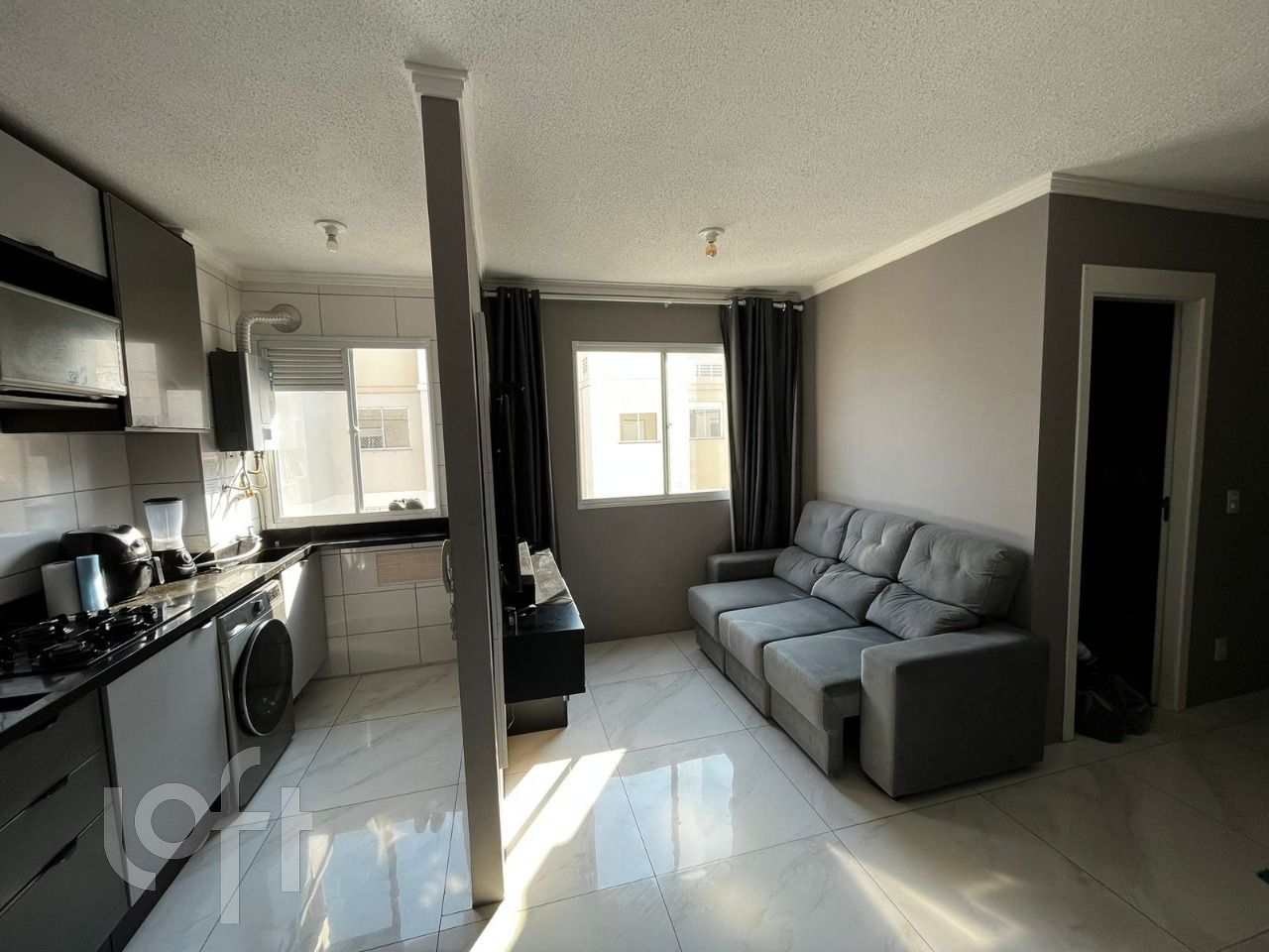 Apartamento à venda com 2 quartos, 42m² - Foto 2