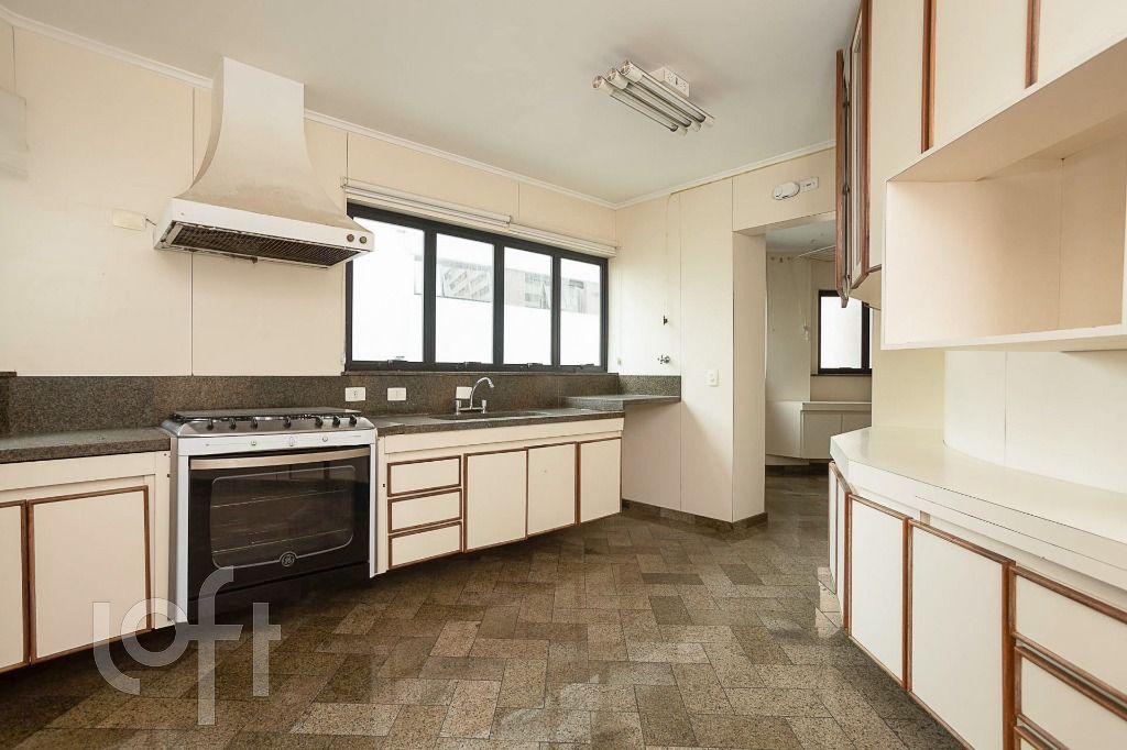 Apartamento à venda com 3 quartos, 184m² - Foto 15