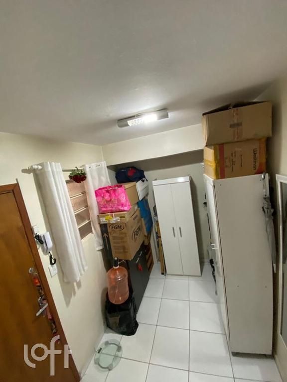 Apartamento à venda com 1 quarto, 37m² - Foto 2