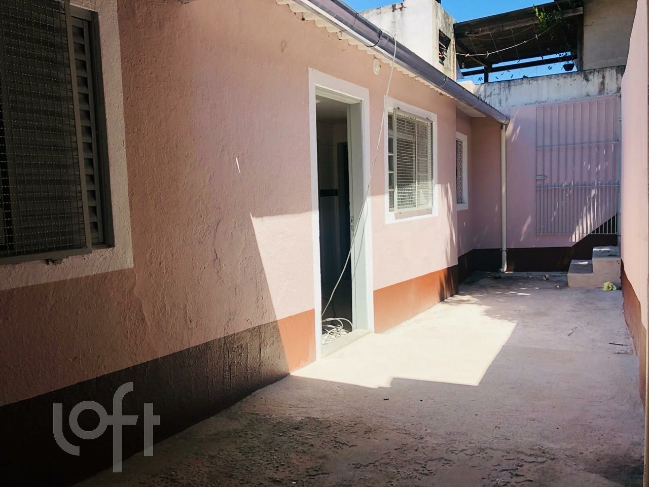 Casa à venda com 1 quarto, 250m² - Foto 1