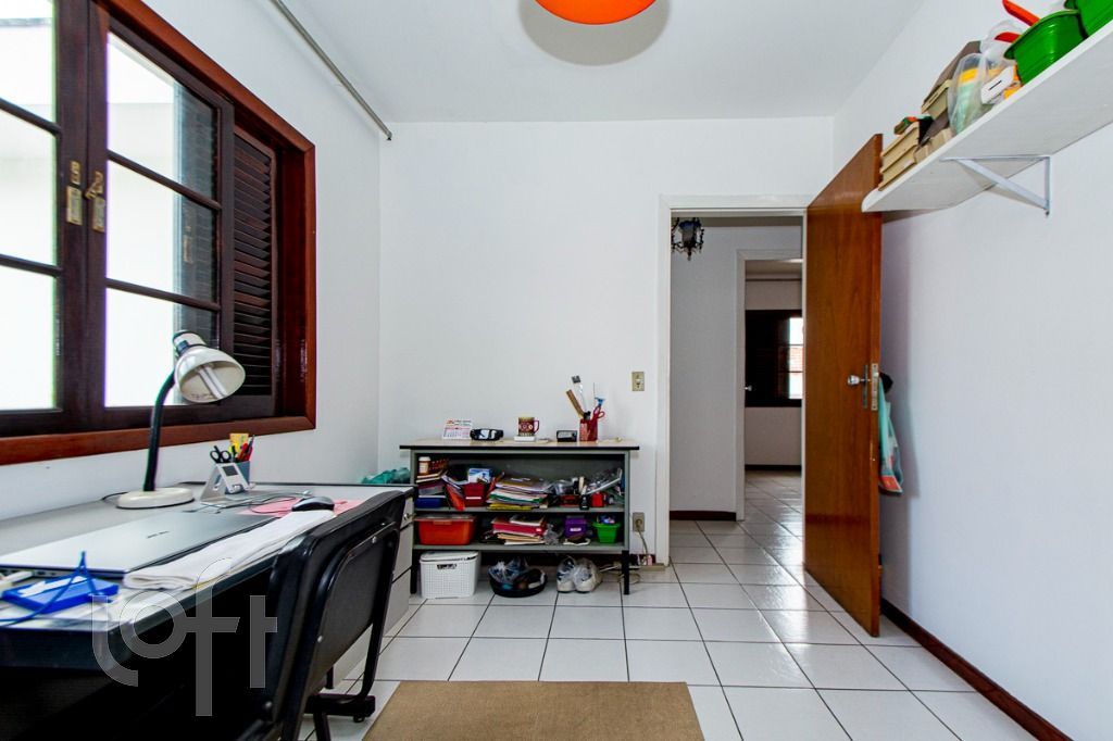 Casa à venda com 4 quartos, 244m² - Foto 16