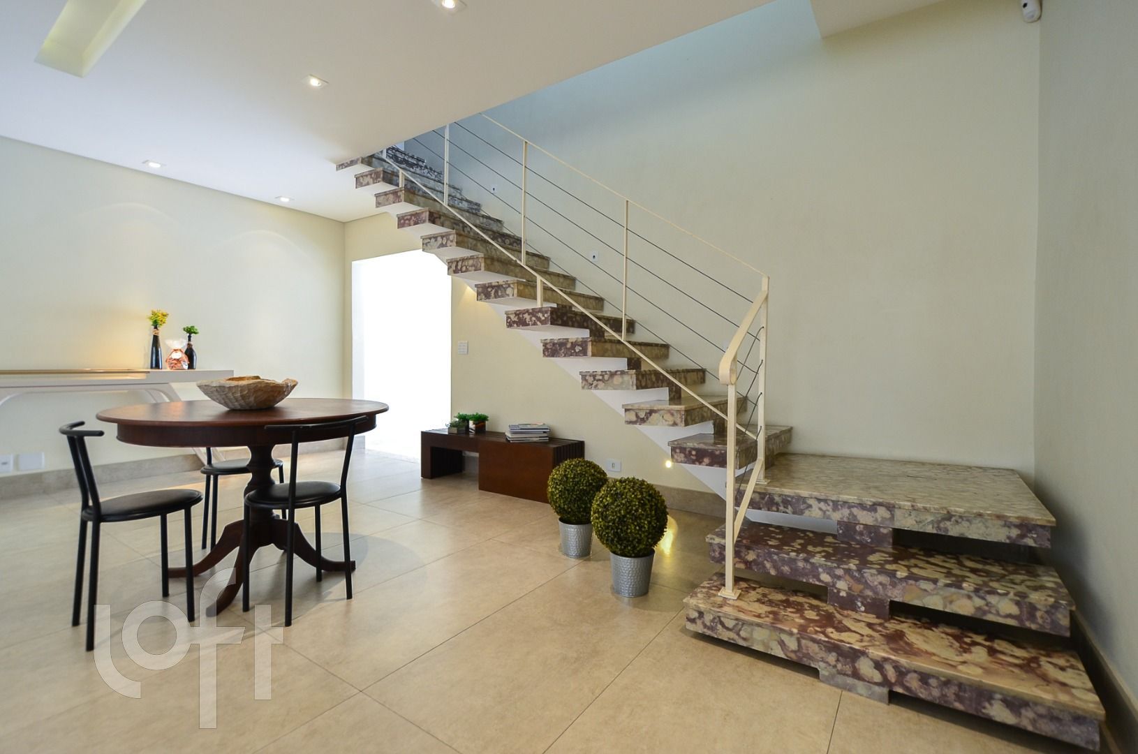 Casa à venda com 3 quartos, 359m² - Foto 4