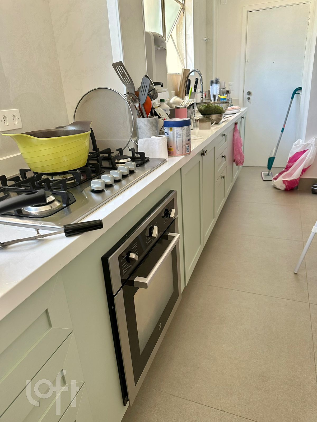 Apartamento à venda com 3 quartos, 157m² - Foto 2