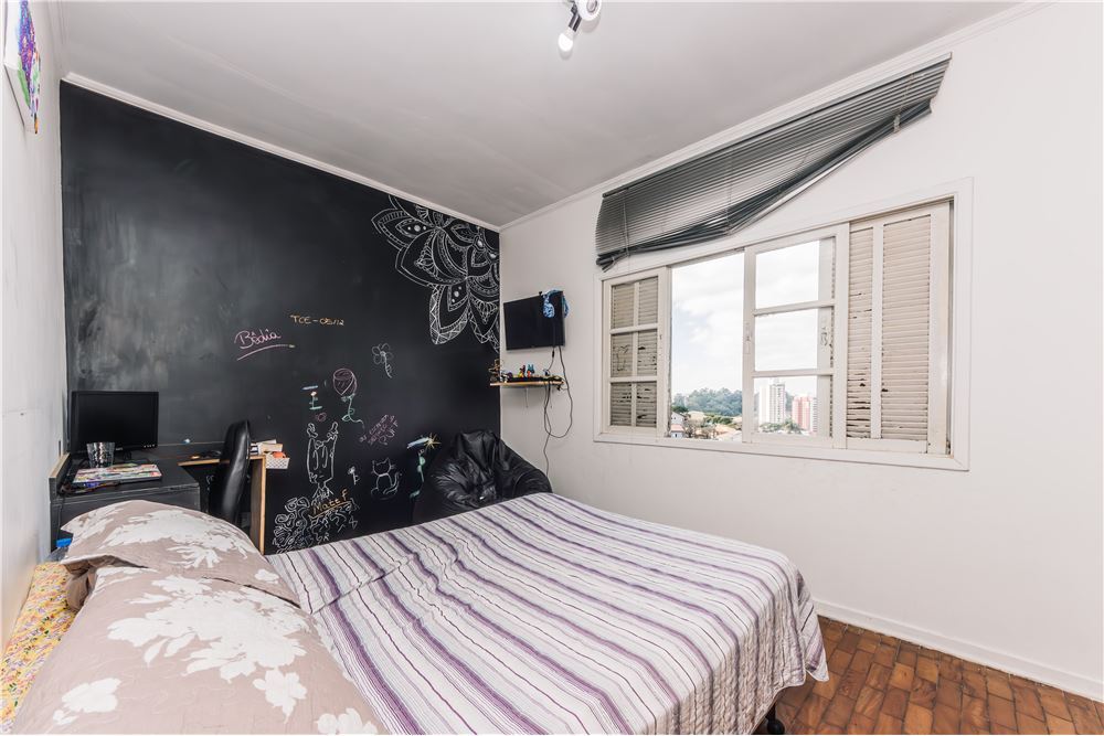 Casa à venda com 5 quartos, 215m² - Foto 7