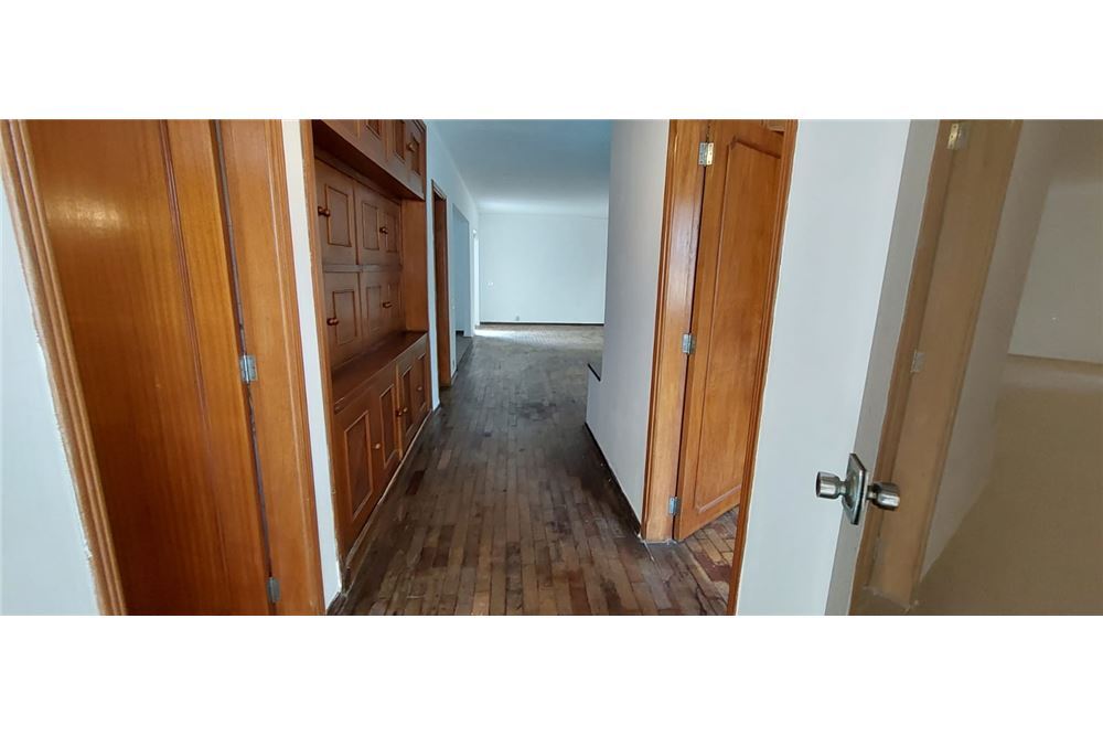 Casa, 4 quartos, 218 m² - Foto 2