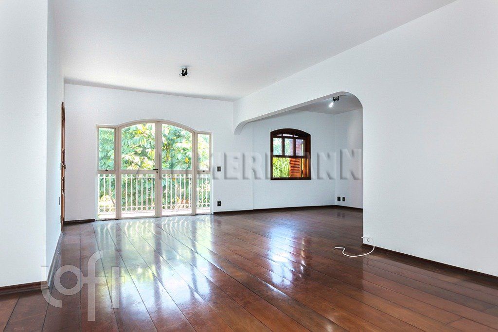 Apartamento à venda com 3 quartos, 160m² - Foto 2