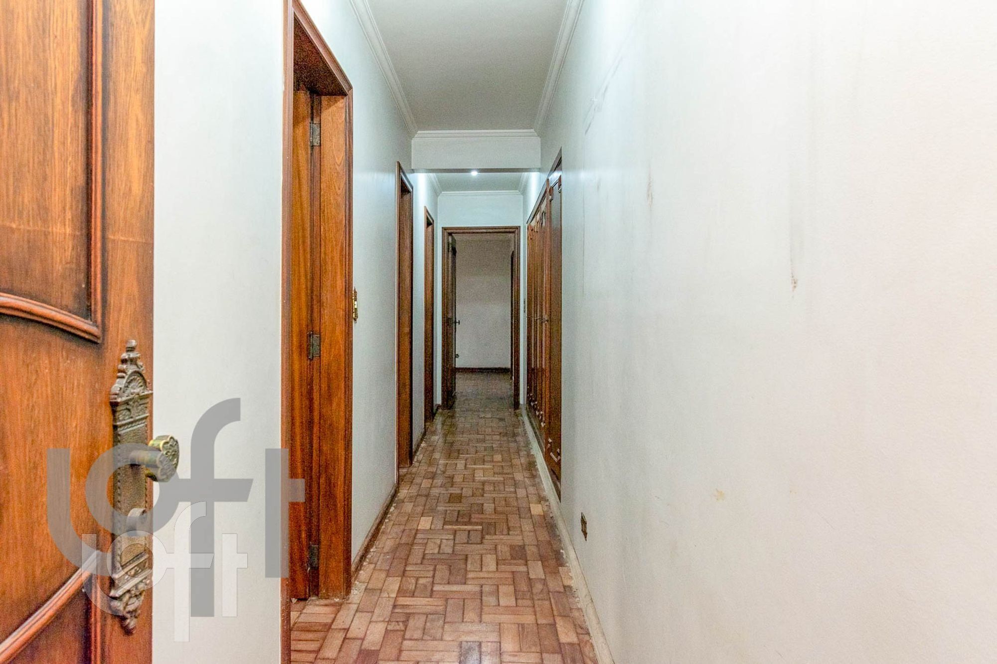 Apartamento à venda com 3 quartos, 225m² - Foto 2