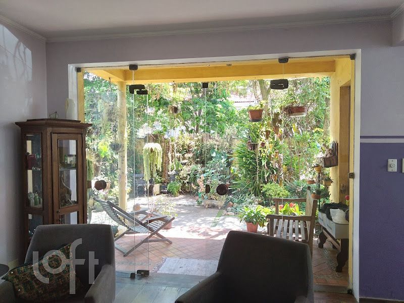 Casa, 4 quartos, 235 m² - Foto 1