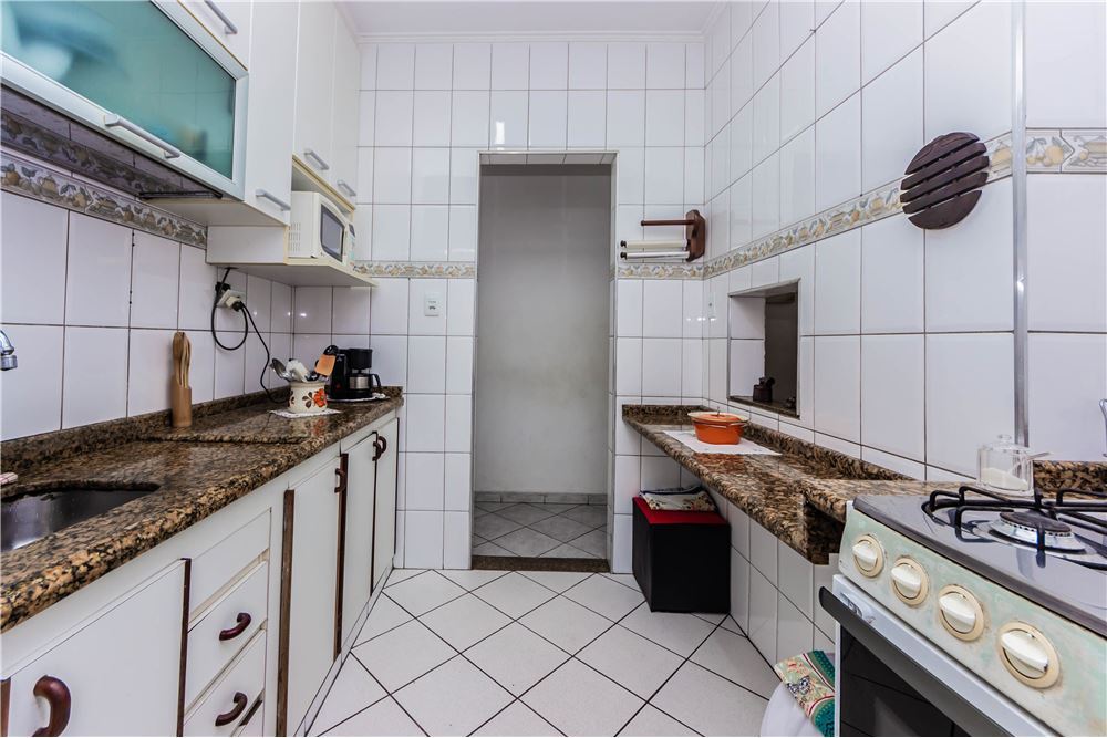 Casa à venda com 2 quartos, 80m² - Foto 11