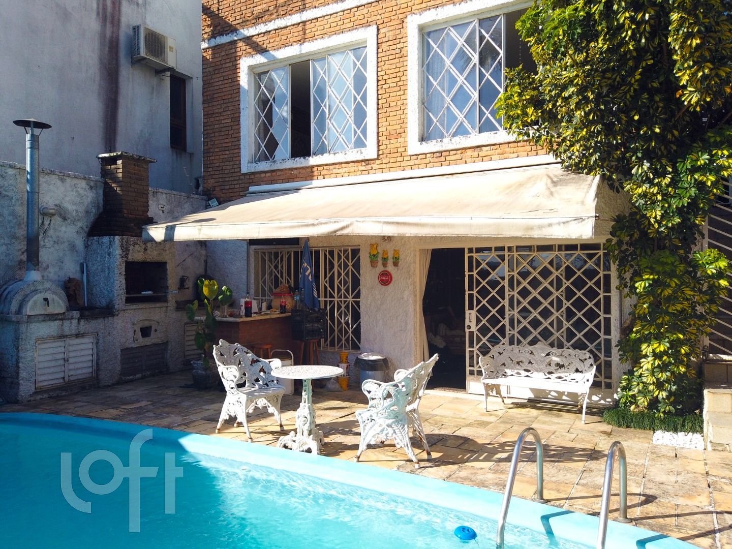 Casa à venda com 3 quartos, 223m² - Foto 1