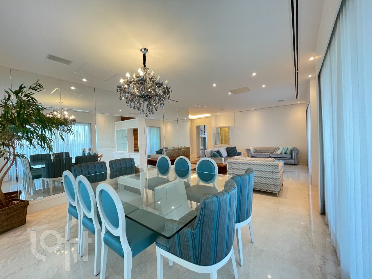 Apartamento, 3 quartos, 330 m² - Foto 2