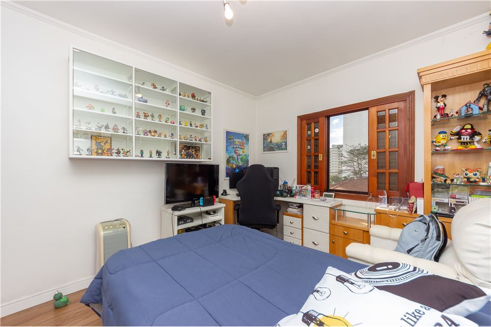 Casa à venda com 3 quartos, 380m² - Foto 3