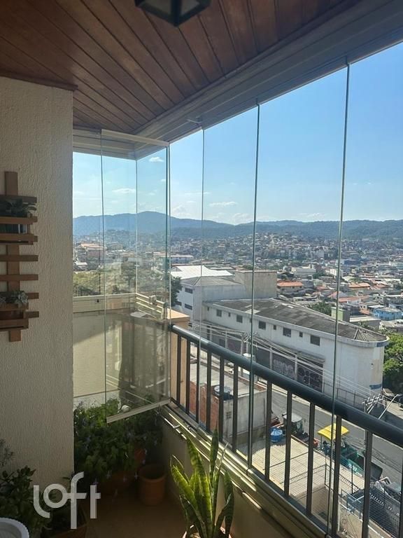 Apartamento à venda com 2 quartos, 67m² - Foto 2
