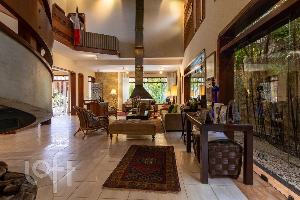 Casa à venda com 4 quartos, 439m² - Foto 1
