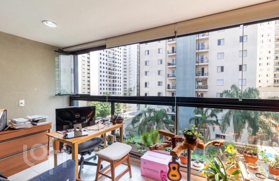 Apartamento à venda com 2 quartos, 70m² - Foto 2