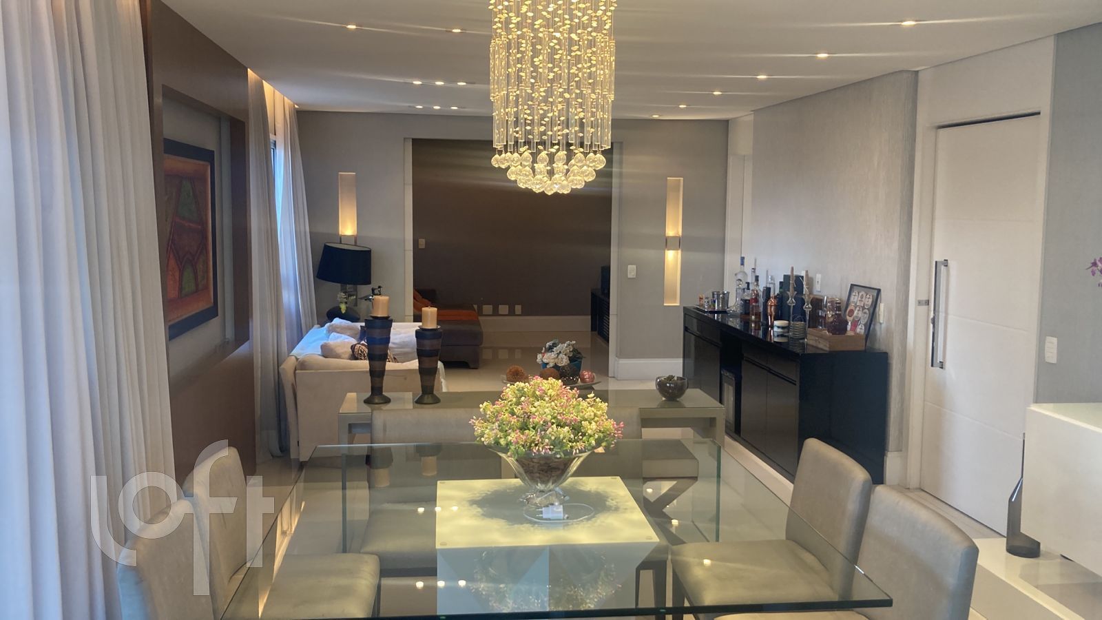 Apartamento à venda com 3 quartos, 213m² - Foto 3