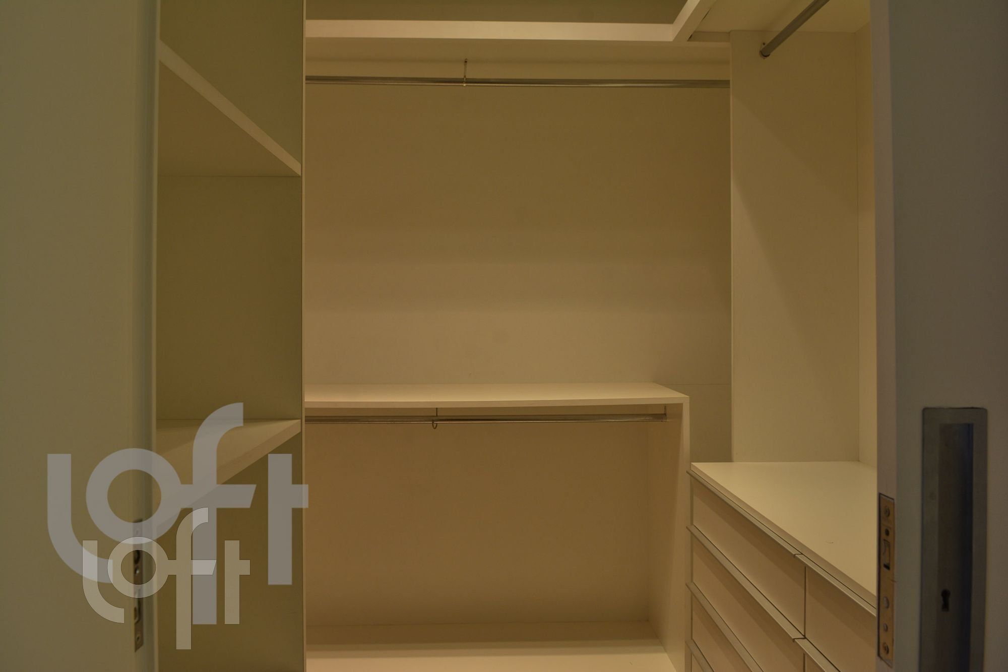 Apartamento à venda com 3 quartos, 200m² - Foto 5