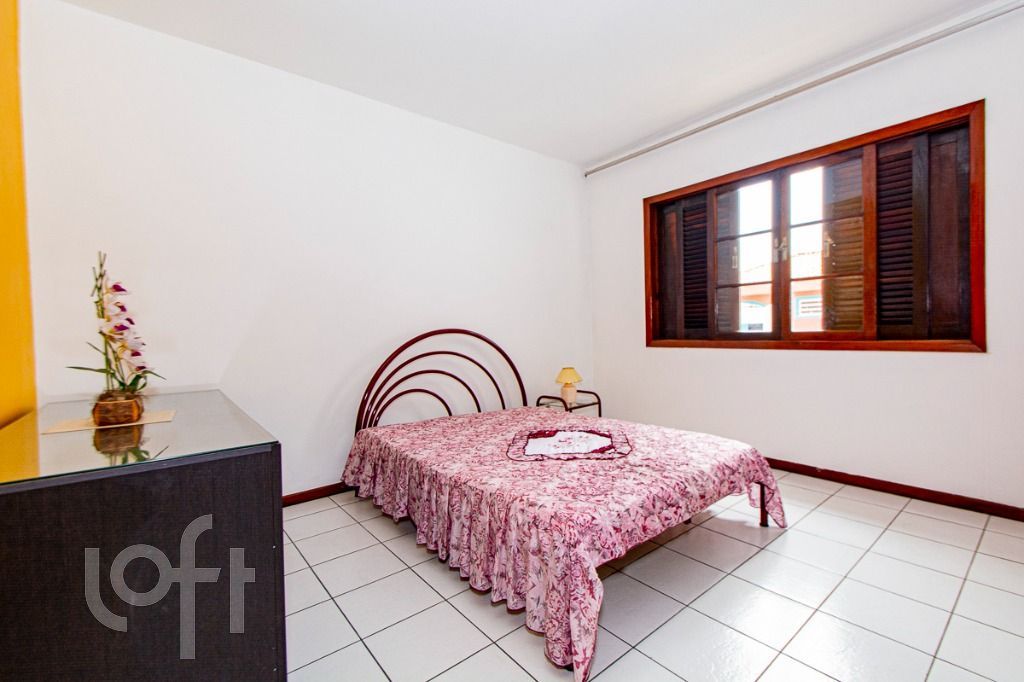 Casa à venda com 4 quartos, 244m² - Foto 19