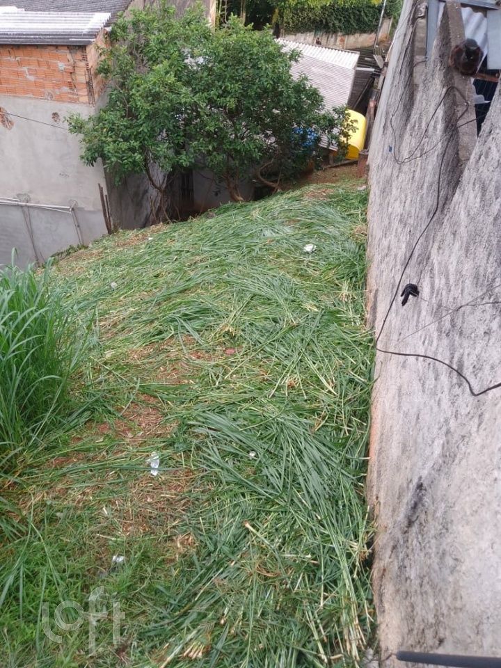 Casa à venda com 2 quartos, 100m² - Foto 2
