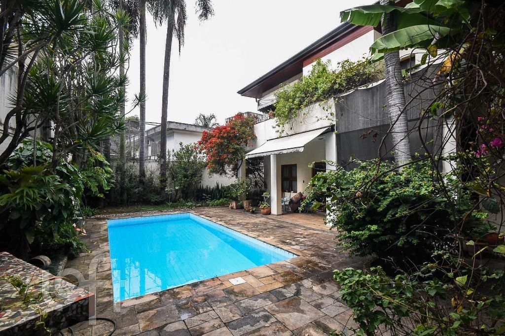 Casa à venda com 4 quartos, 426m² - Foto 4