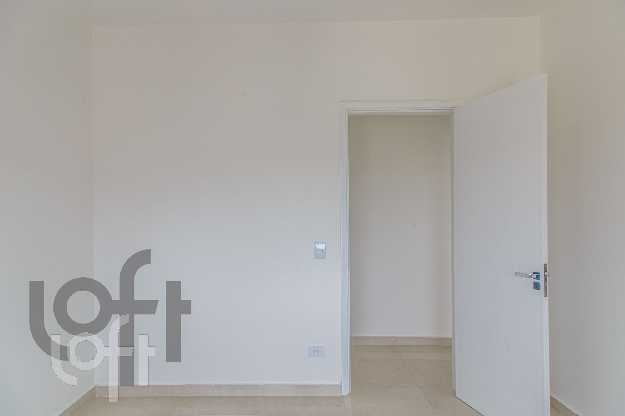 Apartamento à venda com 3 quartos, 137m² - Foto 2