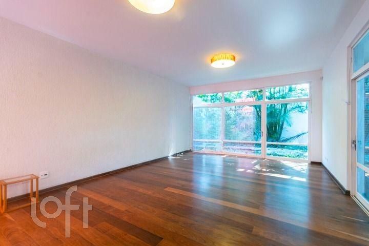 Casa à venda com 6 quartos, 600m² - Foto 1