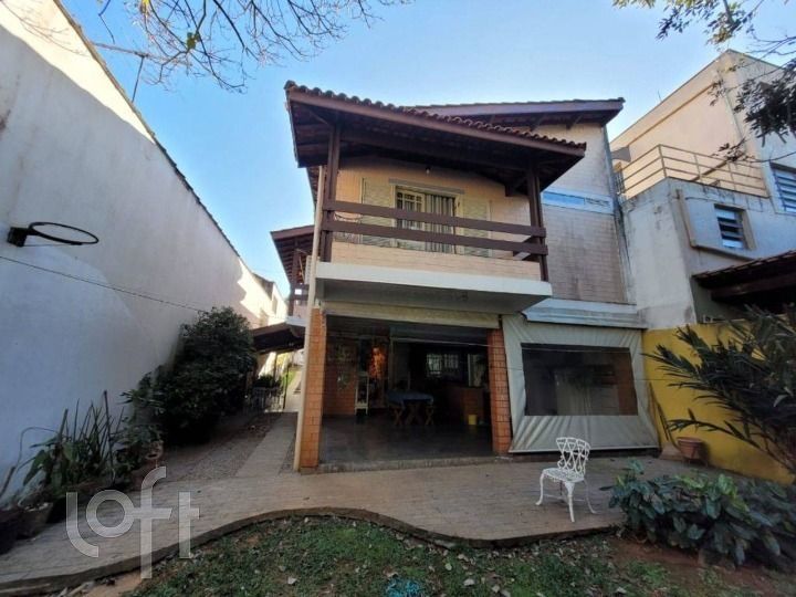 Casa à venda com 3 quartos, 160m² - Foto 1