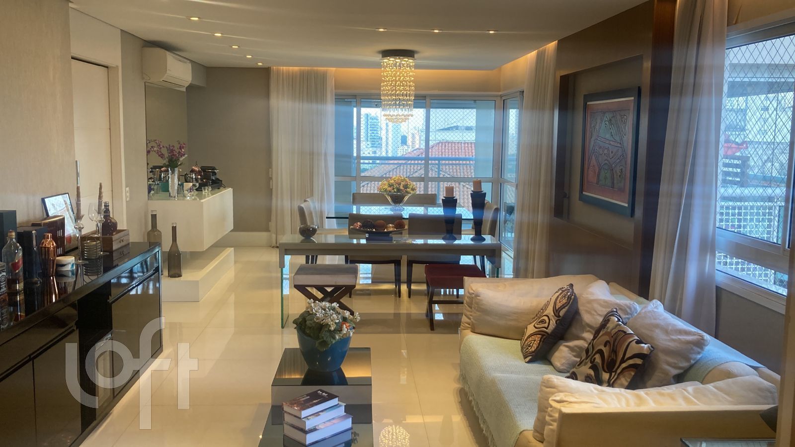Apartamento à venda com 3 quartos, 213m² - Foto 1