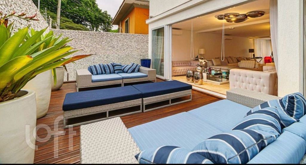 Casa à venda com 3 quartos, 450m² - Foto 4