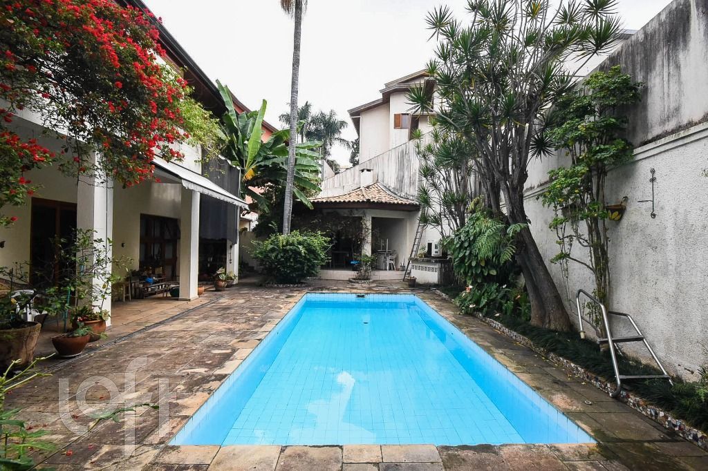 Casa à venda com 4 quartos, 426m² - Foto 1